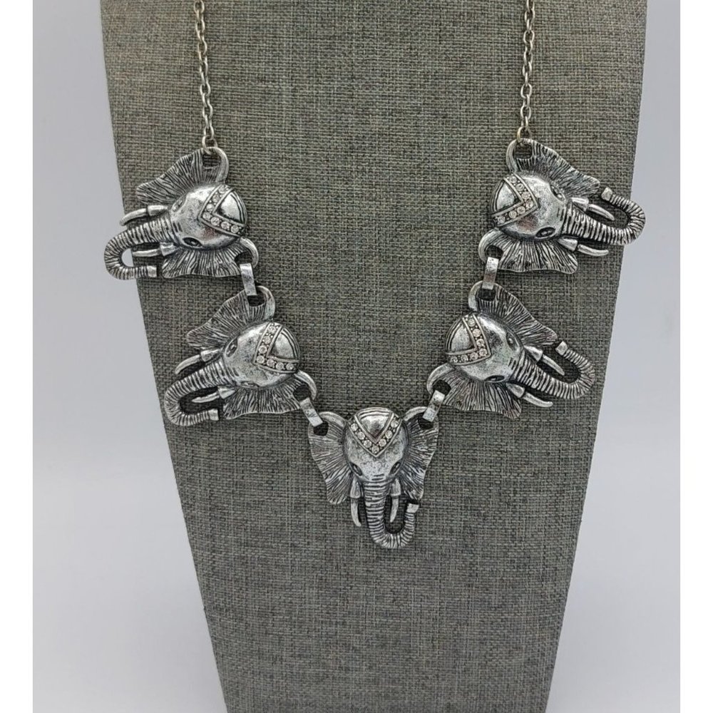 The Limited Black Faceted Resin Stones Graduated Tear Drop Dark 21"Chain